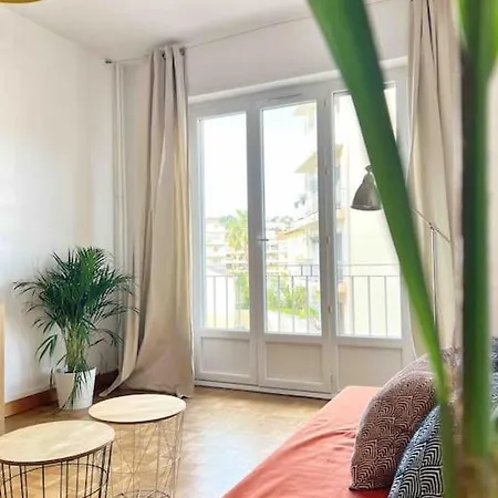 Le Yannick : Wifi/tramway/lumineux/calme Apartment *